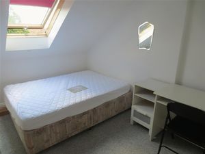 Bedroom- click for photo gallery